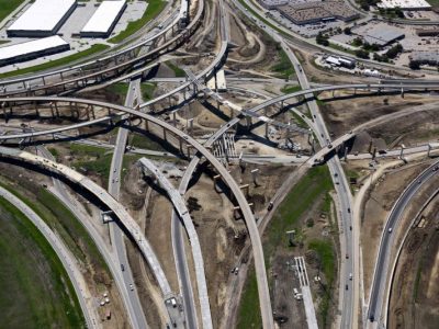 35W at the I-35WI-820 interchange looking south