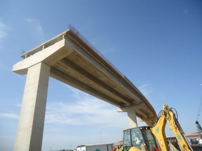 August 2013: Direct connect from the westbound SH 121/183 TEXpress lanes to southbound IH 820