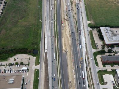 820 at Riverside Dr. looking west