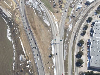 February 2015: 820 looking eastbound just east of Mark IV Pkwy