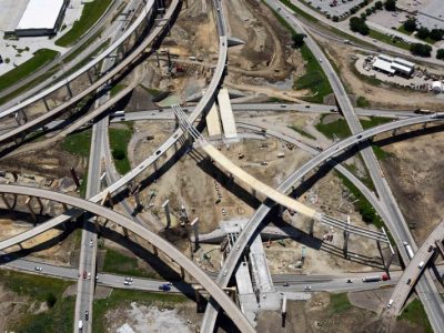 April 2016: 35W at 35W-820 intchg looking S