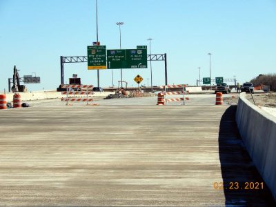 Future lanes on eastbound I-820 at Mark IV Pkwy.