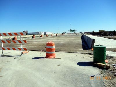 Future lanes on eastbound I-820 at Mark IV Pkwy.