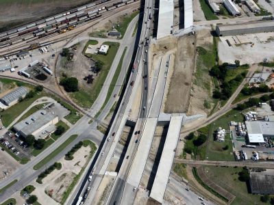 I-35W at NE 33rd St. looking northbound