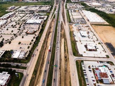 I-35W between Heritage Trace Pkwy. and N Tarrant Pkwy. looking southbound