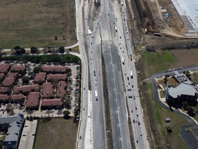 I-35W just north of I-820 looking south