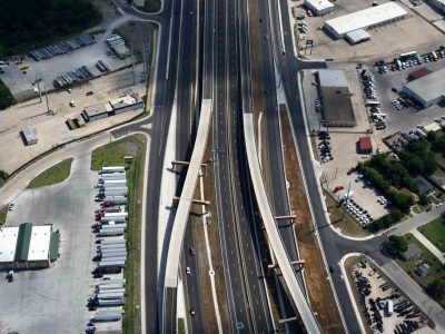 I-35W just north of NE 28th St. looking northbound