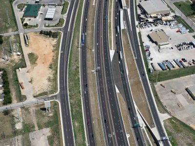 I-35W just north of NE 28th St. looking northbound