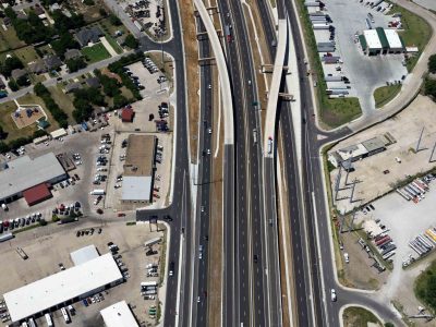 I-35W just north of NE 28th St. looking southbound