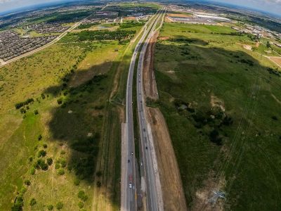 I-35W north of Keller Hicks Rd. looking southbound