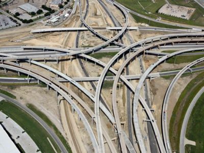 I-820 at the I-35W/I-820 interchange looking westbound