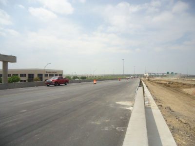 April 2013: Partial completion of new eastbound IH 820 general purpose lanes between Riverside Drive and Beach Street