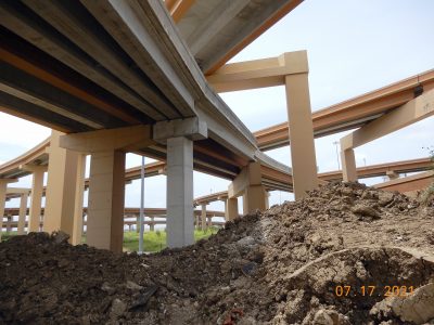 Work at the I-35W/I-820 interchange