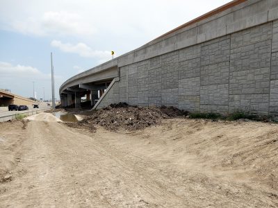 Work at the I-35W/I-820 interchange