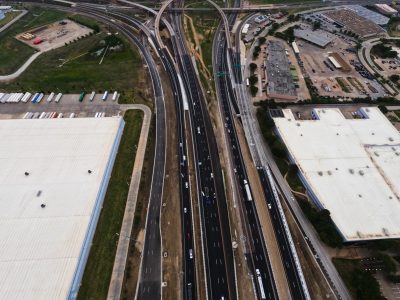 I-820 just east of Mark IV Pkwy. looking east