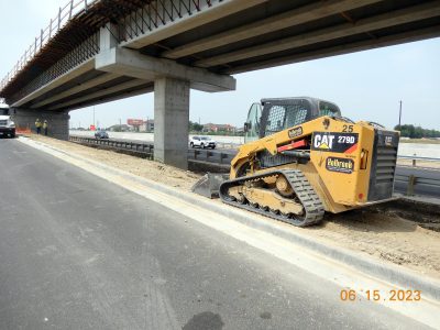 Work on I-35W between Heritage Trace Pkwy. and Golden Triangle Blvd. 