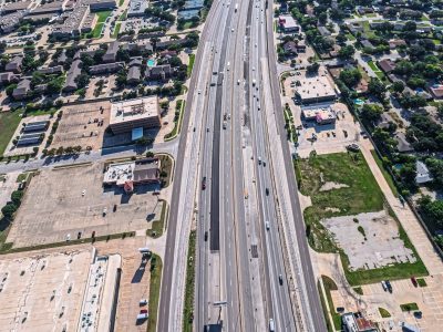I-820 between Rufe Snow Dr. and Holiday Ln. looking east