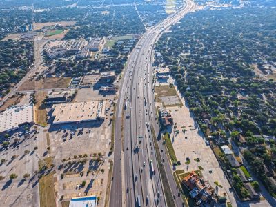 I-820 between Rufe Snow Dr. and Holiday Ln. looking east