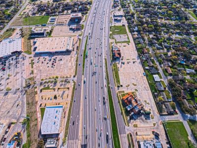 I-820 between Rufe Snow Dr. and Holiday Ln. looking east
