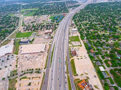 I-820 between Rufe Snow Dr. and Holiday Ln. looking east